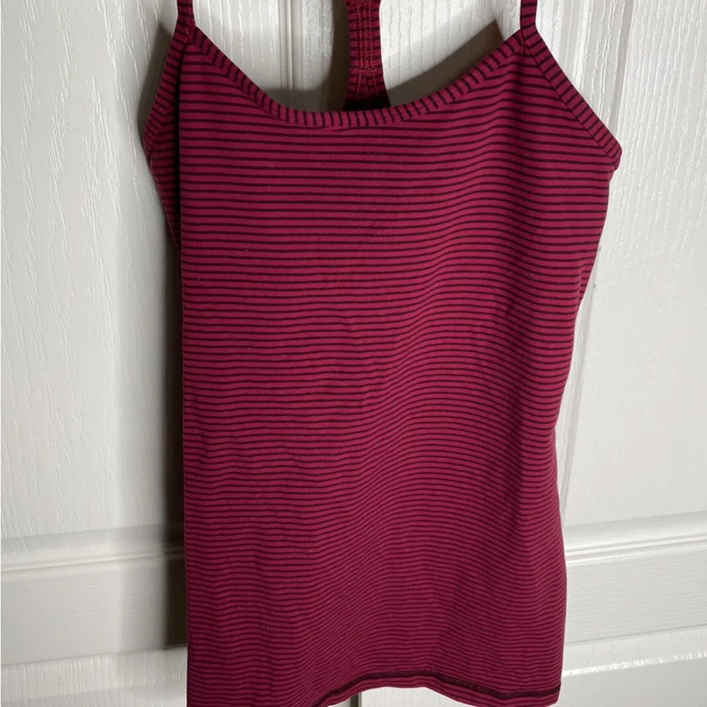 Lululemon sport top size 6